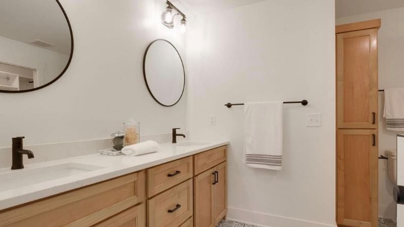 Bathroom with bright yellow cupboards