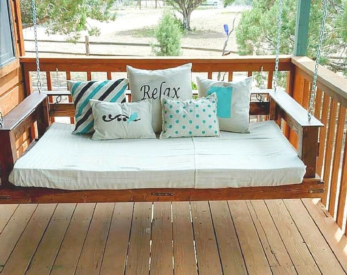 Porch swing made from pallet.