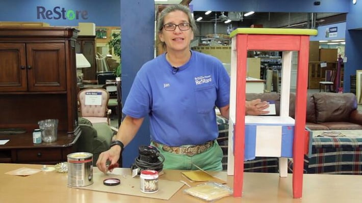 Jan Hagerman demonstrating a DIY project.