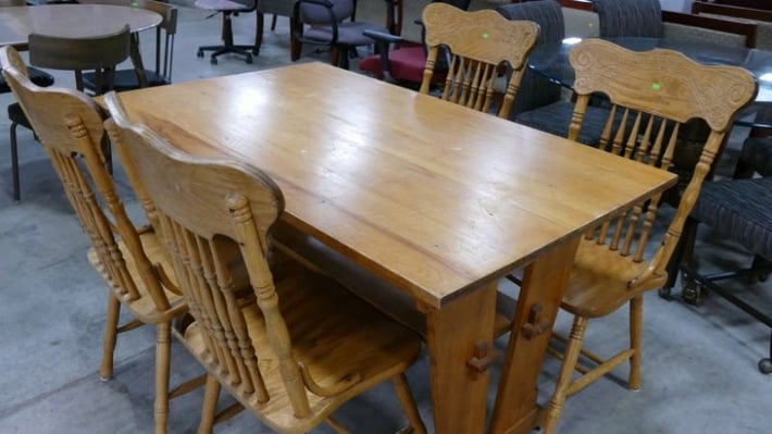 Furniture And Donations At Re, Where To Donate A Dining Room Table